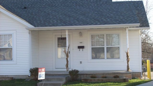 908 E. Turner - front of house