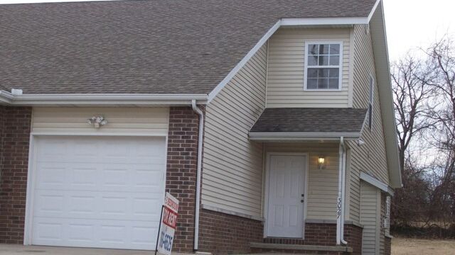 Three-bedroom in nice neighborhood