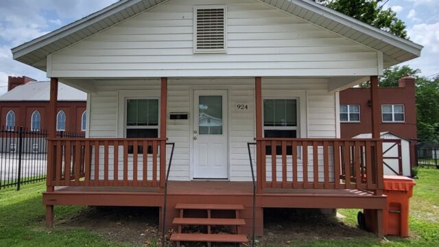Come home to this cozy two-bedroom Come home to this cozy two-bedroom